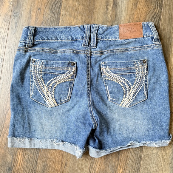 Ariya Embellished cuffed High Waisted shorts natural fibers cotton shorts - Picture 2 of 6